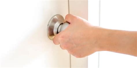 How To Fix A Stuck Door Simple Step By Guide