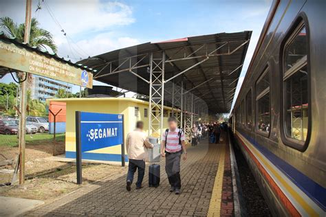 To travel by train from ipoh to johor bahru for connections to singapore, you need to change trains once on route at gemas. Ekspres Selatan: From Pulau Sebang / Tampin and Gemas to ...