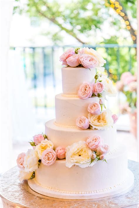 White wedding cake at reception. 100+ Wedding Cake Pictures | Download Free Images on Unsplash