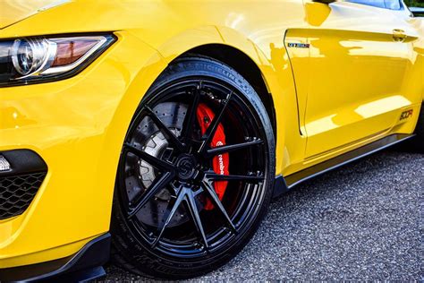 Ford Shelby Mustang Gt350r Yellow Signature Sv702 Wheel Wheel Front