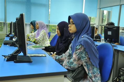 Perpustakaan tun abdul razak shah alam, selangor, malaysia 40450. Training/Class @ PTAR Utama (1), UiTM Shah Alam | Training ...