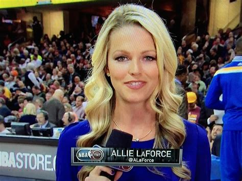 Nba On Tnt Thursday From Cleveland Ohio Female News And Sports