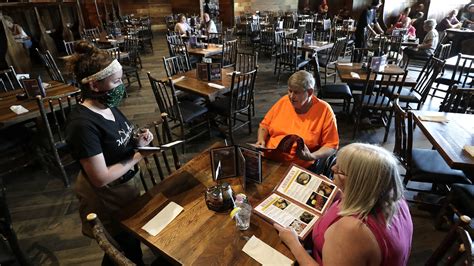 Oshkosh Streetwise The Mineshaft Restaurant Is Open For Dining And Games