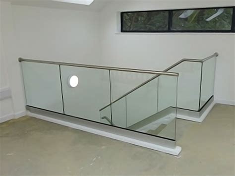 External Mounting Frameless Glass Railing System For Balconyterrace
