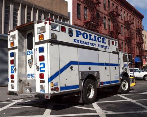 Nypd Ess Emergency Service Squad Policía Vehiculos Sirens