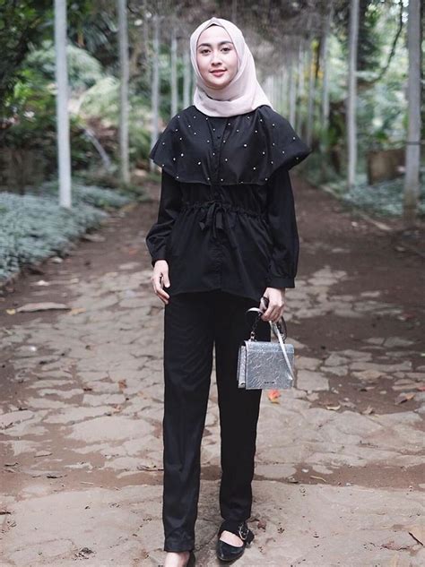 Inspirasi Gaya Kondangan Hijab Dengan Setelan Celana Elegan Tanpa Ribet