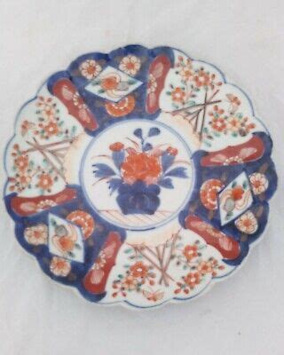 Antique Japanese Porcelain Imari Plate Hand Painted Panels Scalloped