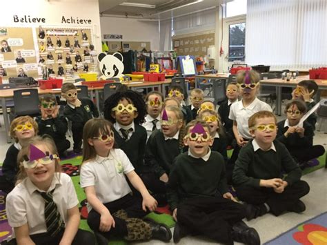 Primary 2 Making Glasses St Ninians P2 2019 2020