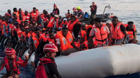 Migrants Les Bateaux De Sauvetage Sont Débordés
