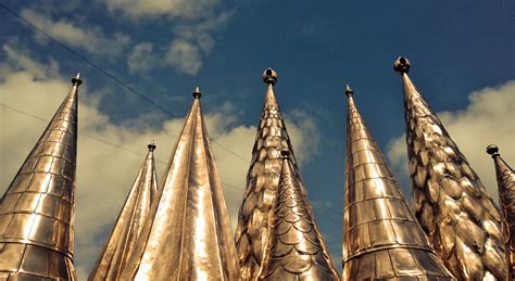 Fairy tale castle spires – the work bench