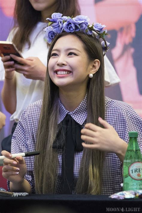 Set as background wallpaper or just save it to your photo, image, picture gallery album collection. 10+ Times BLACKPINK's Jennie Rocked The Cutest Bows In Her ...