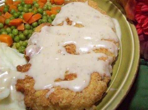 Heck y'all, there are even entire restaurants dedicated to nothing but the pursuit of the perfect. Country Fried Chicken With Creamy Gravy Recipe | Just A Pinch