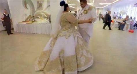 Https://techalive.net/wedding/300000 On A Wedding Dress Really