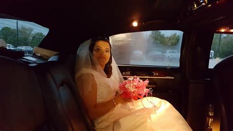 Why Should You Hire A Wedding Limo