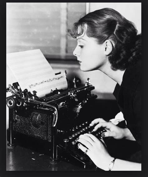 Pin By Lauren Brenner On Typewriters Typewriter Vintage Music Retro Women