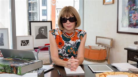 Anna Wintours Plastic Surgery How Does She Look So Young