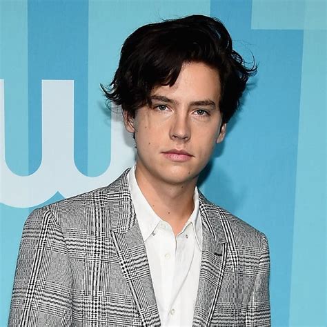 Riverdales Cole Sprouse Responds To Those Irl Lili Reinhart Romance