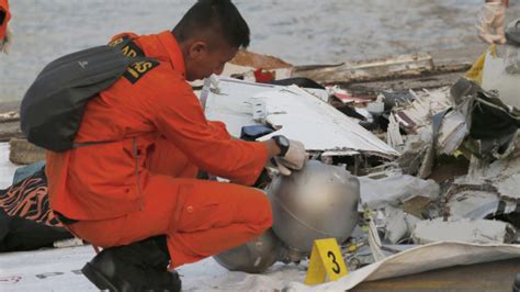 Lion Air Crash Investigators Fault Boeing Regulatory Lapses And Pilots