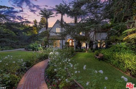 Reese Witherspoon Buys 119m Tudor Style Home In La