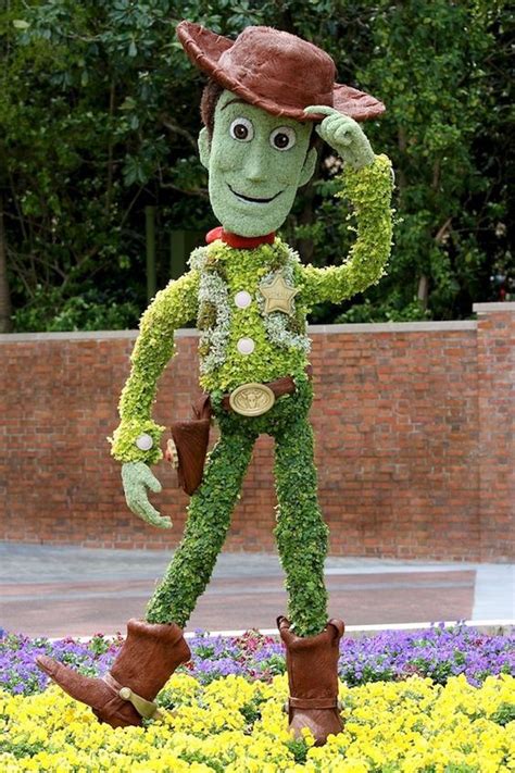 Woody Topiary In The American Adventure Pavilion Disney Epcot Disney