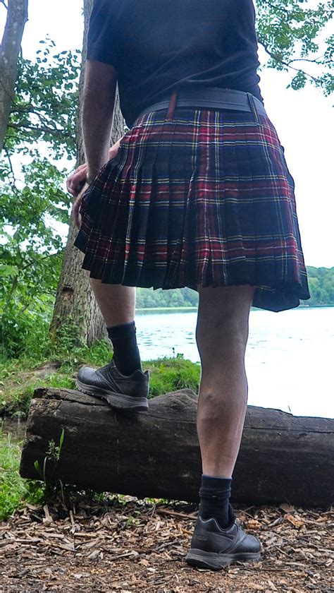 Épinglé Par Melvin Saville Sur Kilts Modern And Skirts For Men Kilt