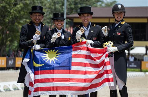 Mereka bagaimanapun gagal melepasi ketinggian 2.28m untuk mencatatkan rekod baru. Pasukan Dressage Negara Sumbang Emas - Sukan | mStar