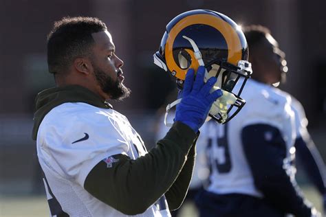 Football helmets nfl football action players nfl players aaron arron. Patriots look to match Aaron Donald's quickness in Super ...