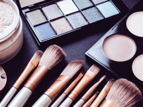 Different Types Of Makeup Brushes You Must Know About