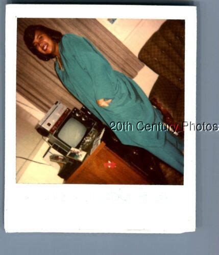 Found Color Polaroid P6392 Pretty Woman Posed Smiling Ebay