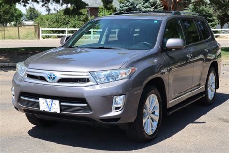 Looking for an ideal 2012 toyota highlander hybrid? 2012 Toyota Highlander Hybrid Limited | Victory Motors of ...