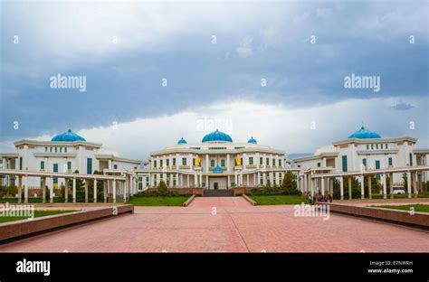 La Etnograf A Ashgabat Turkmenist N En Asia Central En Asia La