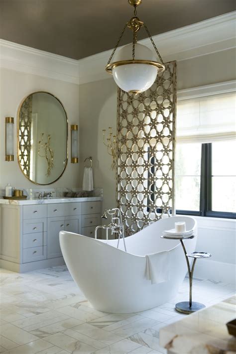 Classic Bathroom Design Doesnt Necessarily Need A Huge Sweeping Room
