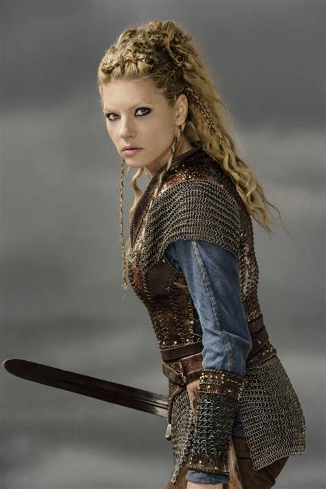 Lagertha So Badass Her Hair I M In Love She Has The Coolest