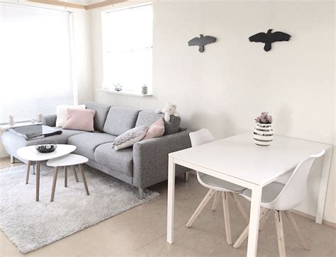 Ideas de planos de apartamentos 3d de un dormitorio, modernos departamentos con sala, cocina y cuarto de baño; Grey & pink livingroom 🌸 | Sala de apartamento pequeño, Muebles para casas pequeñas