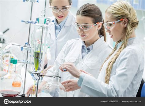 Female Scientists In Lab — Stock Photo © Andreybezuglov 137479652
