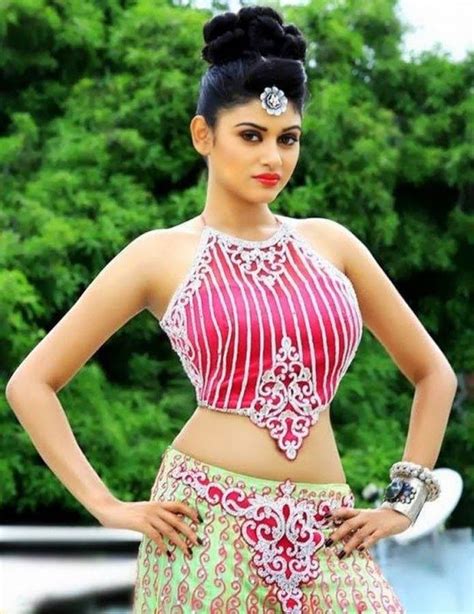 100 Oviya Hot Pictures And Latest Hd Wallpapers