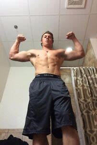 Shirtless Male Frat Babe Hunk Jock Flexing Arms Cocky Dude 4X6 Photo