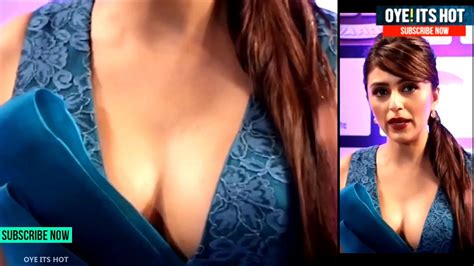 Aarti Chhabria Shows Her Huge Boobs And Deep Cleavage