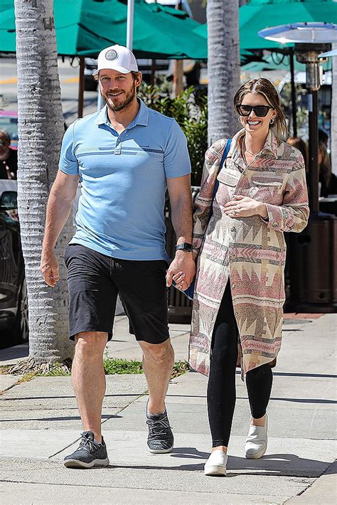 Katherine Schwarzenegger And Chris Pratt Hold Hands At Lunch Photo