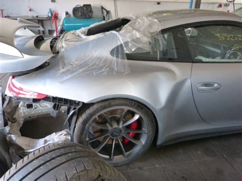 Totaled Porsche 911 Gt3 With 156 Km On The Clock For Sale Autoevolution