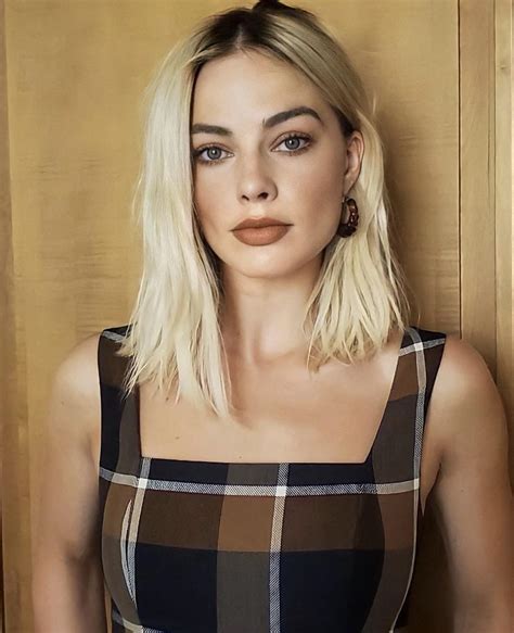 Please Help Me Cum To Margot Robbie So Horny For Her Scrolller