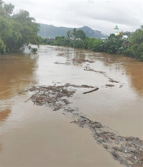 Liputan Gampong News Aliran Sungai Meluap Puluhan Rumah Di Brang Rea