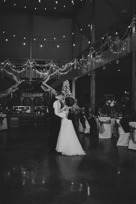 Pin By Olivia Troyer On Wedding 12 16 17 Concert Wedding