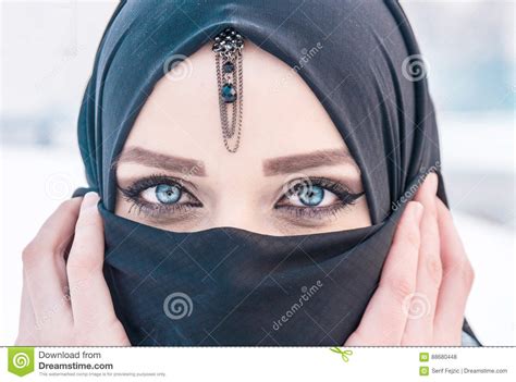 Beautiful Muslim Women Eyes