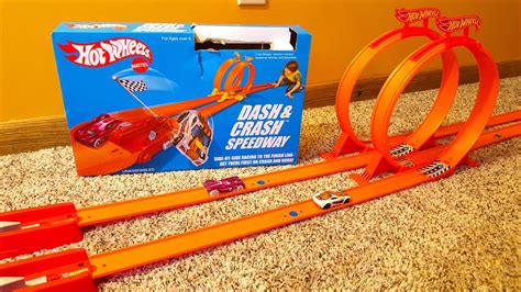 Hot Wheels Classic Dash And Crash Speedway Track Stunt Set Toy Review