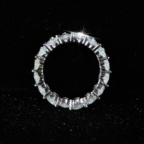 Kylie Jenner Signature Eternity Band Ring In Heart Cut Bijouterie Gonin