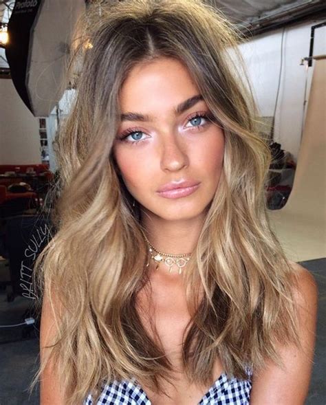 It appears to be almost silver, which makes it extremely trendy, and the long cut offers many. 35 Sophisticated & Summery Sandy Blonde Hair Looks