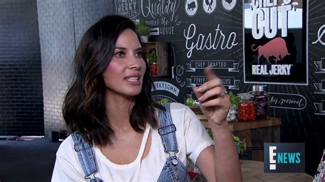 Olivia Munn Screencaps Interview For E News During The Chefs Cut