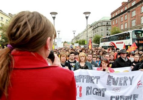 Photos 2 500 Attend Pro Choice March In Dublin City Centre