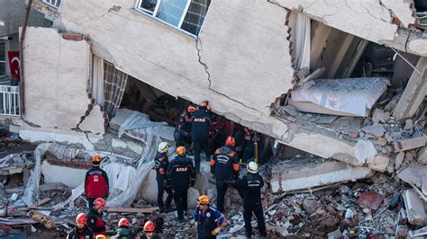 '집 무너져도 ok' 지진 나면 변신하는 침대 / sbs 전 세계적으로 지진 공포가 갈수록 커지고 있는 듯 1월5일 미국 캘리포니아 15번 지진 발생! 터키 동부 지진 사망자 38명·부상자 1천600여 명으로 늘어 | SBS 뉴스